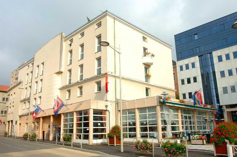 Logis Hotel Du Haut-Bugey Oyonnax Exterior photo